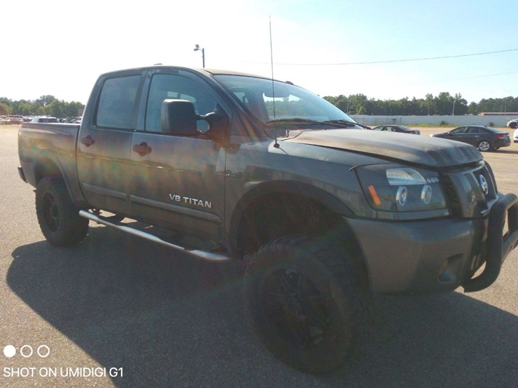 2008-nissan-titan-image-1