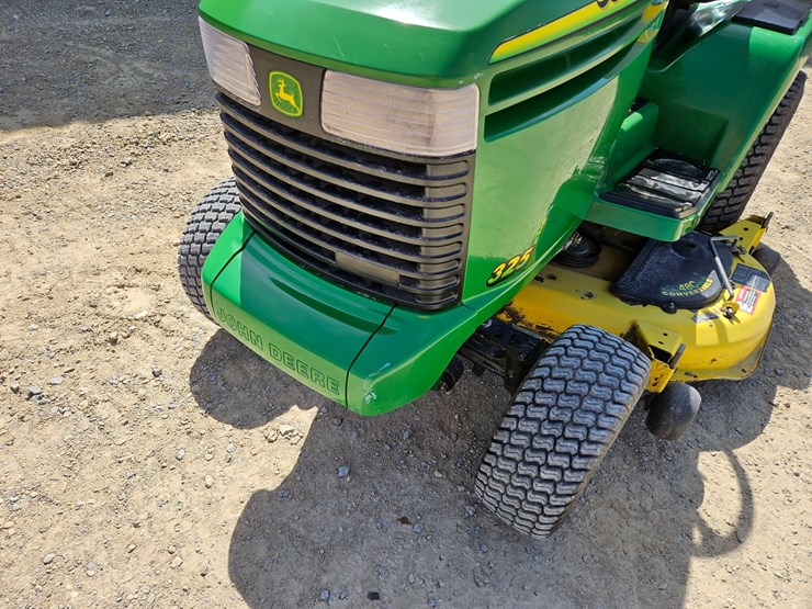 john-deere-325-image-9