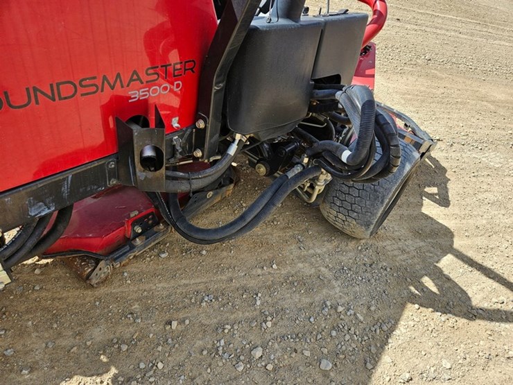 2011-toro-groundsmaster-3500d-image-16
