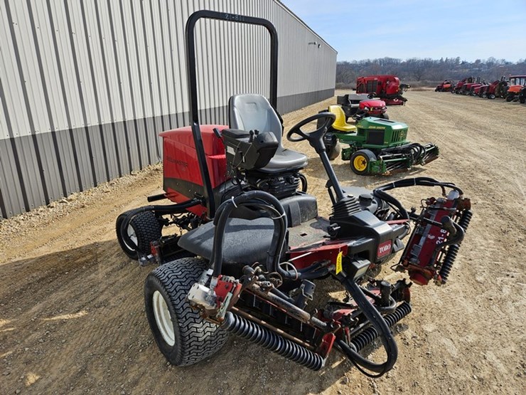 #5038-•-toro-reel-master-5210f-fairway-mower-image-7