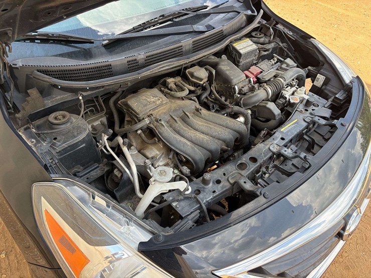 2019-nissan-versa-sedan-s-plus-(121,518-miles)-image-24