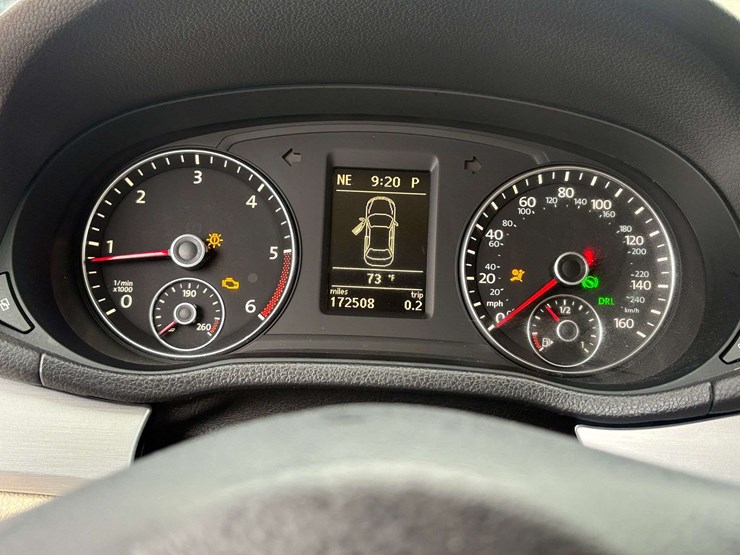 2012-volkswagen-passat-se-diesel-4-door-sedan-(172,508-miles)-image-26
