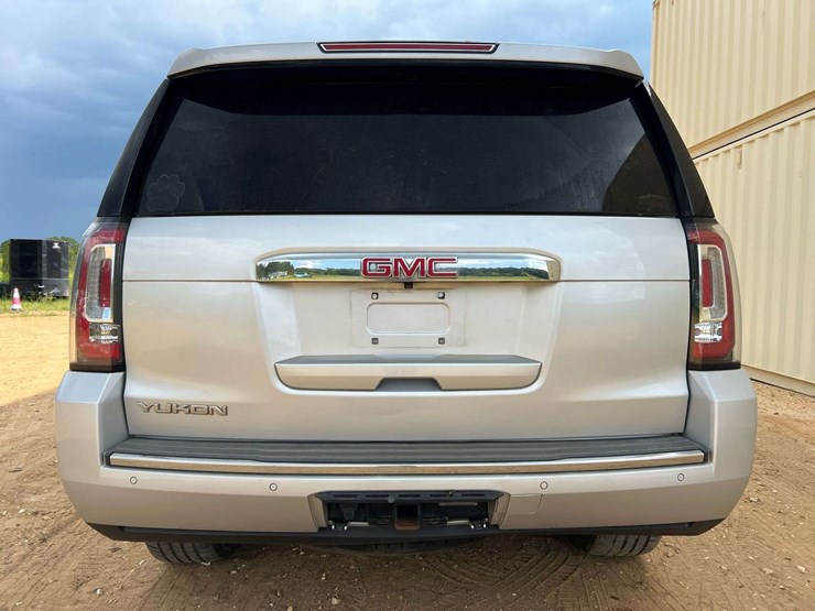 2016-gmc-yukon-denali-image-7