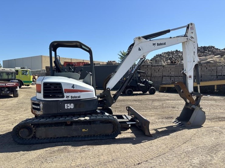 2017-bobcat-e50-image-7