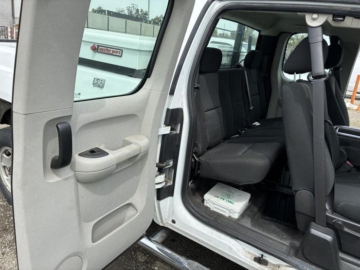 2012-gmc-2500hd-image-13
