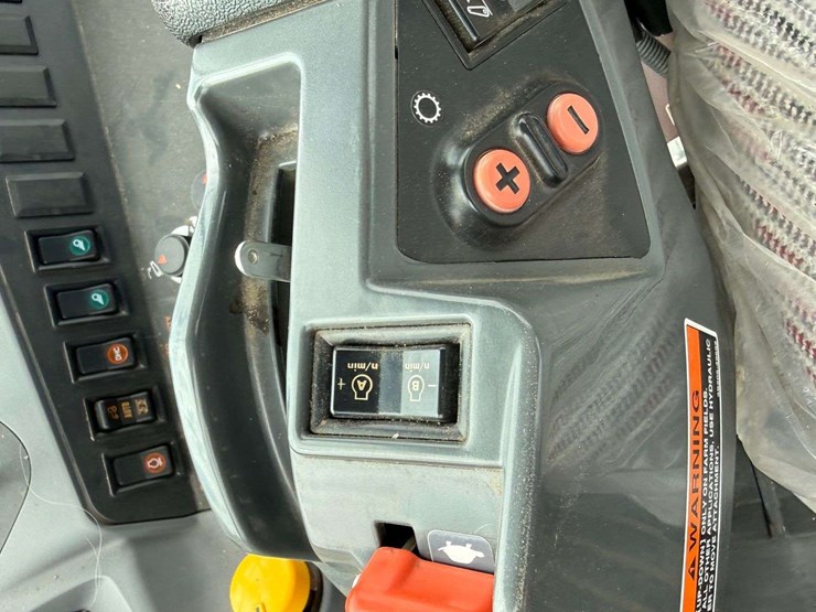 2021-kubota-m6-141-image-55