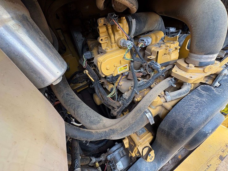 2014-caterpillar-299d-image-32