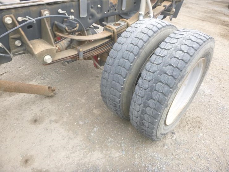 2016-ford-f550-image-17