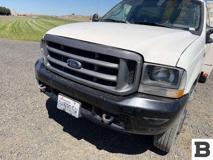 2004-ford-f550-image-9
