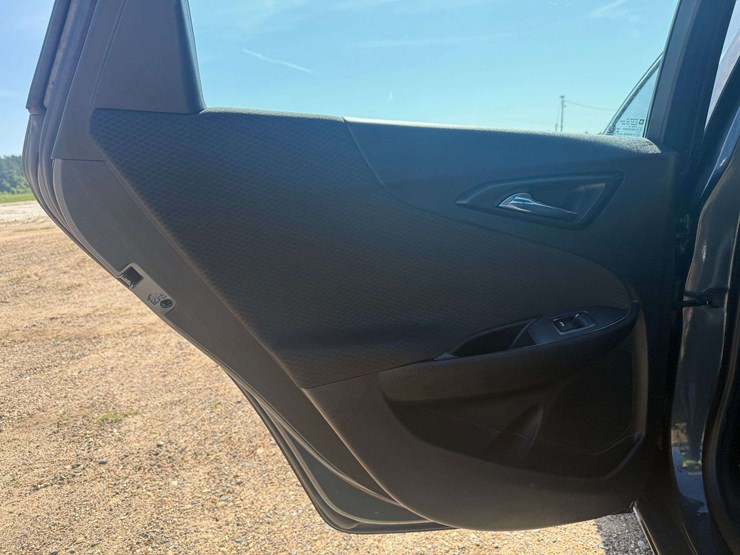 2019-chevrolet-malibu-4-door-sedan-(140,696-miles)-image-14