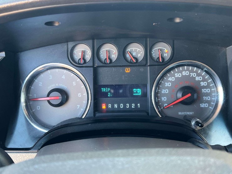 2010-ford-f150-xlt-image-32