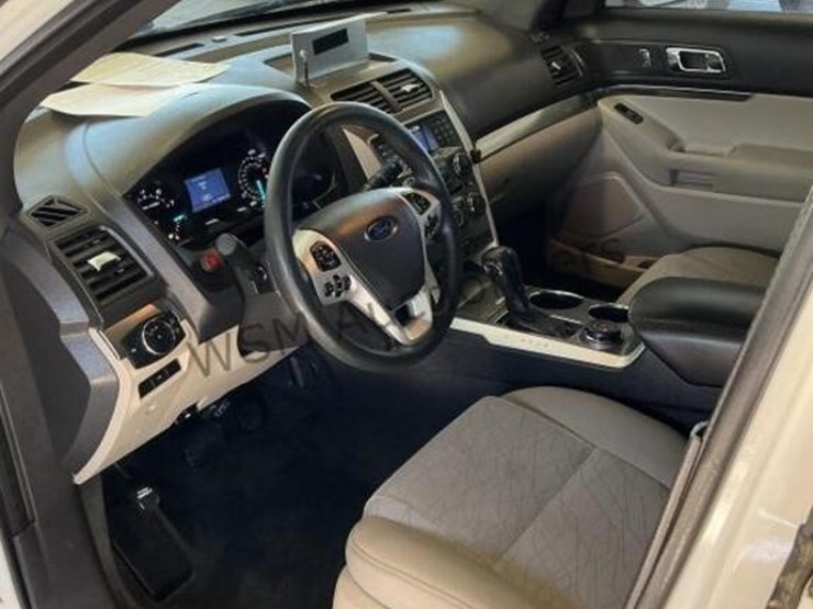 2013-ford-explorer-image-21