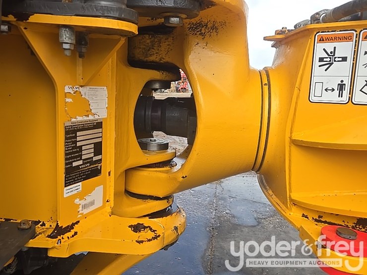 2023-volvo-a25g-image-16