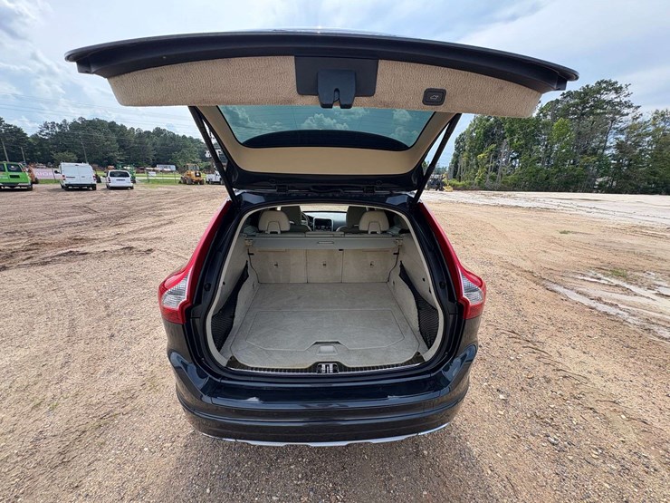 2016-volvo-xc60-image-18