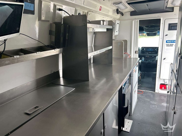 2021-mercedes-benz-sprinter-4500-image-23