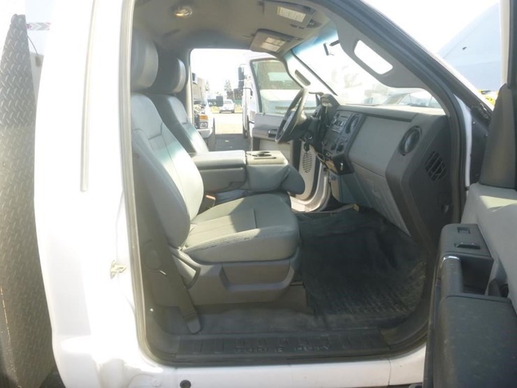 2016-ford-f550-image-30