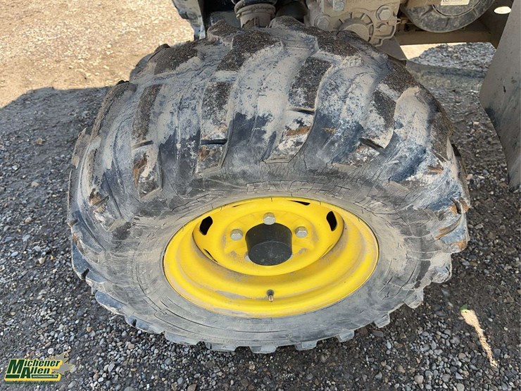 2016-john-deere-625-image-11
