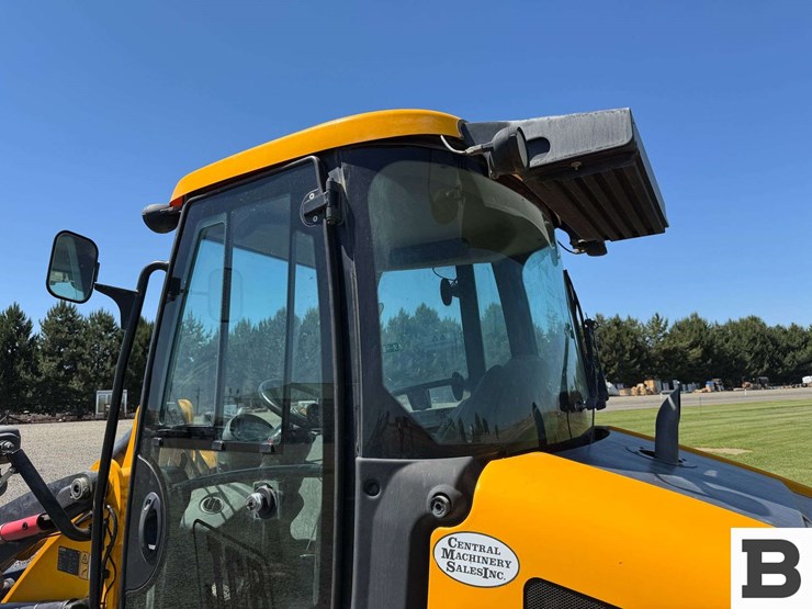 2018-jcb-409-image-25