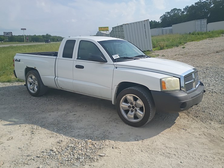 2005-dodge-dakota-image-10