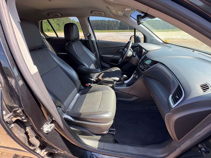 2019-chevrolet-trax-4-door-suv-(131,255-miles)-image-23
