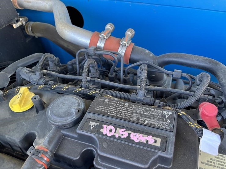 2019-genie-gth844-image-59