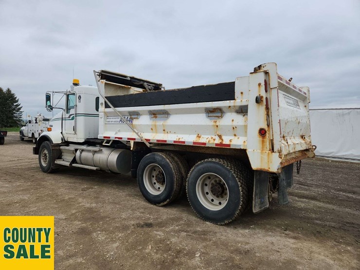 2011-kenworth-t800-image-3