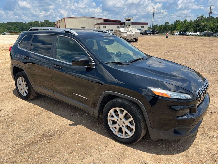 2018-jeep-cherokee-image-4