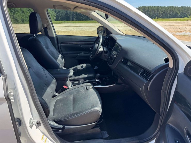 2018-mitsubishi-outlander-image-14