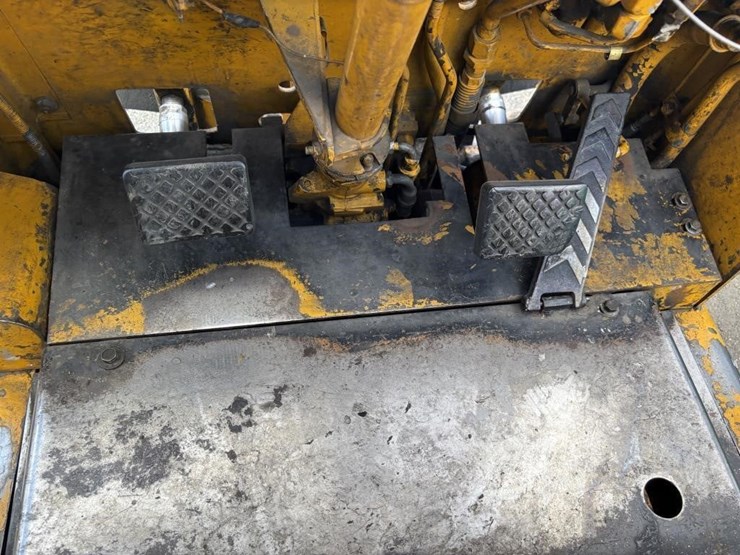 caterpillar-t40b-image-22