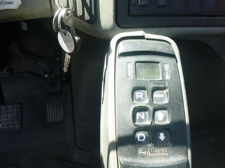 2009-international-durastar-4400-image-12