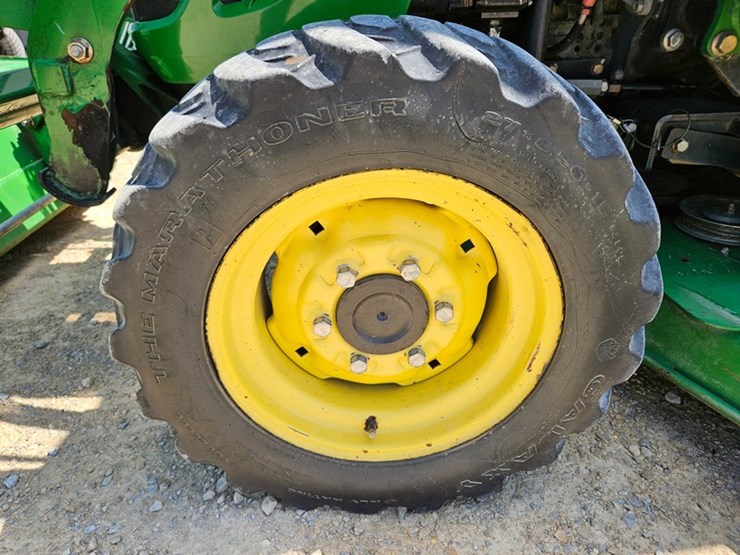 john-deere-3520-image-11