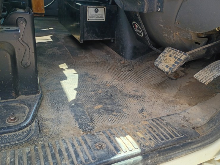 2015-international-durastar-4300-image-46