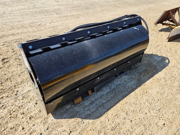 #5110-•-agt-mower-king-ssvr72-vibratory-roller-image-3