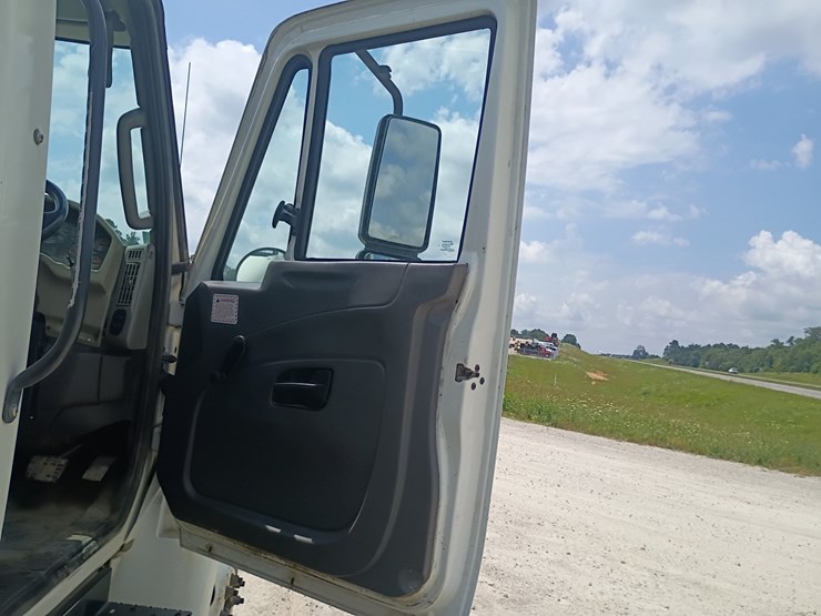 2015-international-durastar-4300-image-43