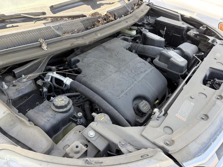2016-ford-explorer-xlt-image-8