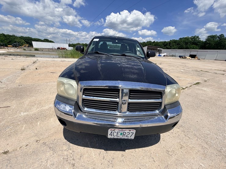 2005-dodge-dakota-image-11