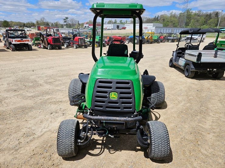 john-deere-3245c-image-4
