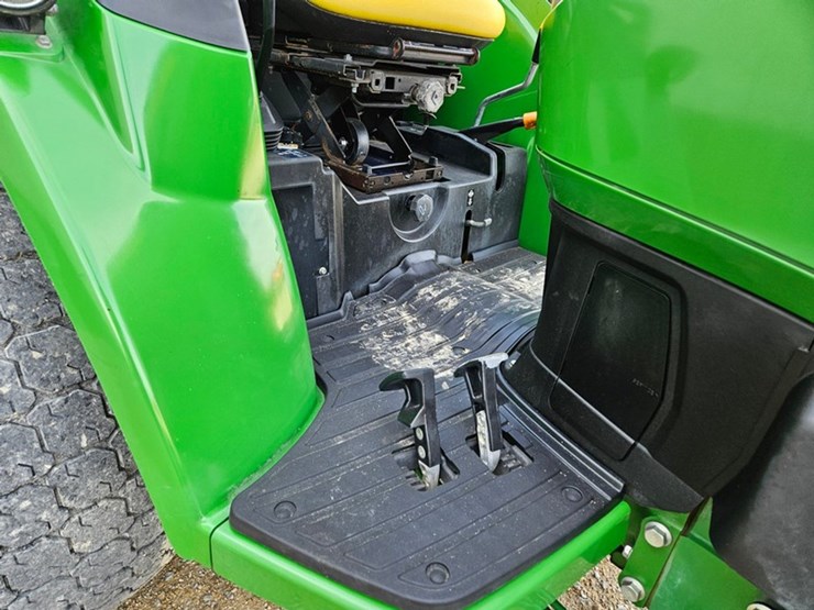 john-deere-4066r-image-22