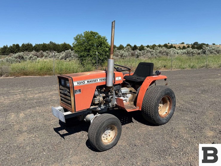 1983-massey-ferguson-1010-image-1