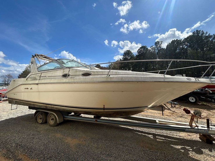 sea-ray-290-sundancer-cuddy-cabin-boat-image-4