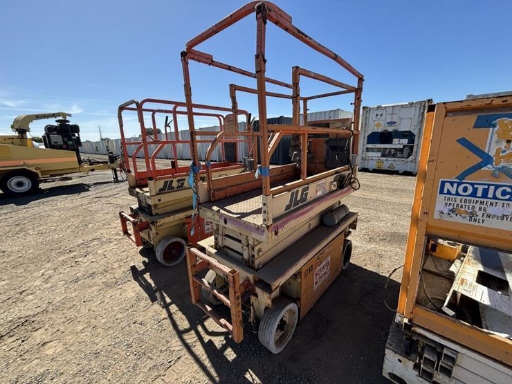 2001-jlg-1932es-image-3