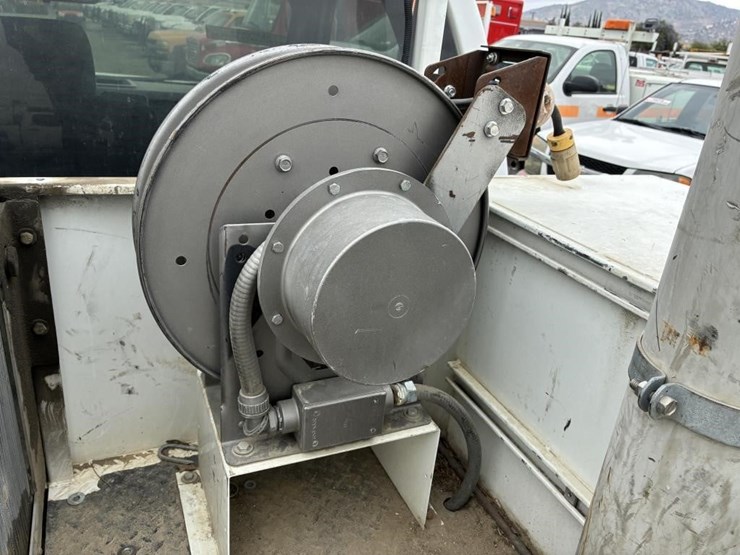 2011-ford-f550-image-13