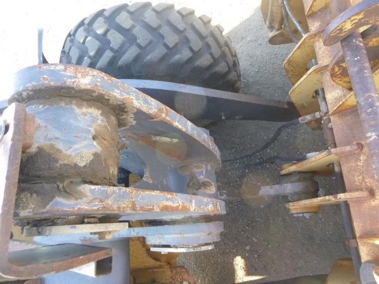 2005-deere-624j-image-24