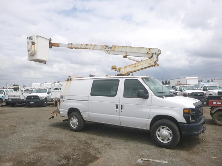 2011-ford-e350-image-13