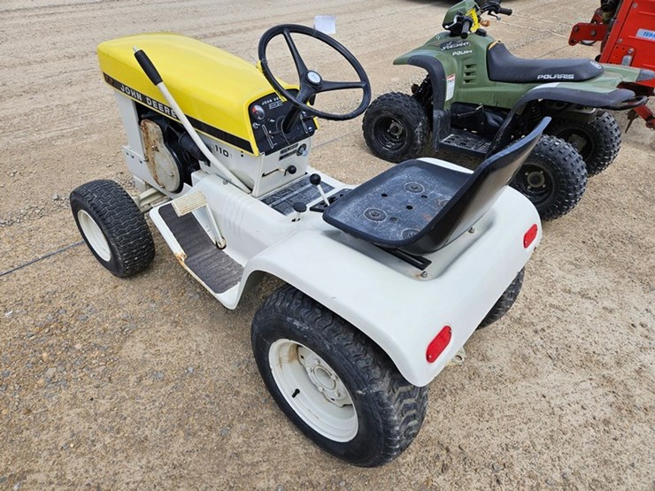 john-deere-110-image-3