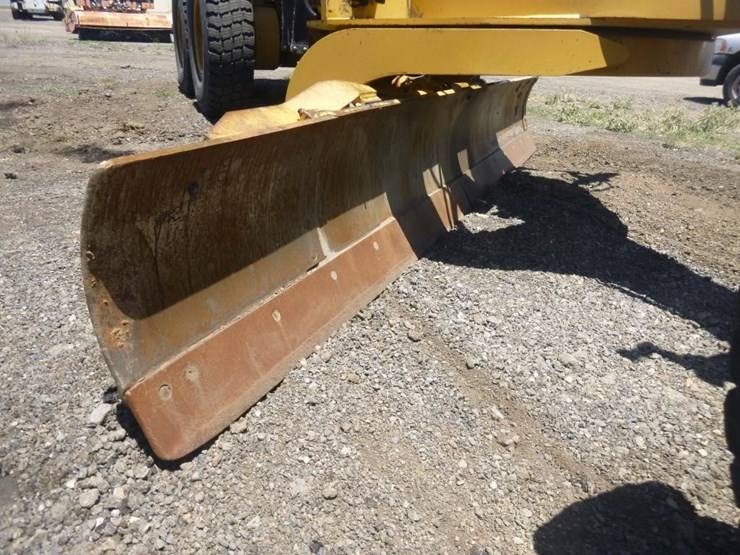 caterpillar-143h-image-32