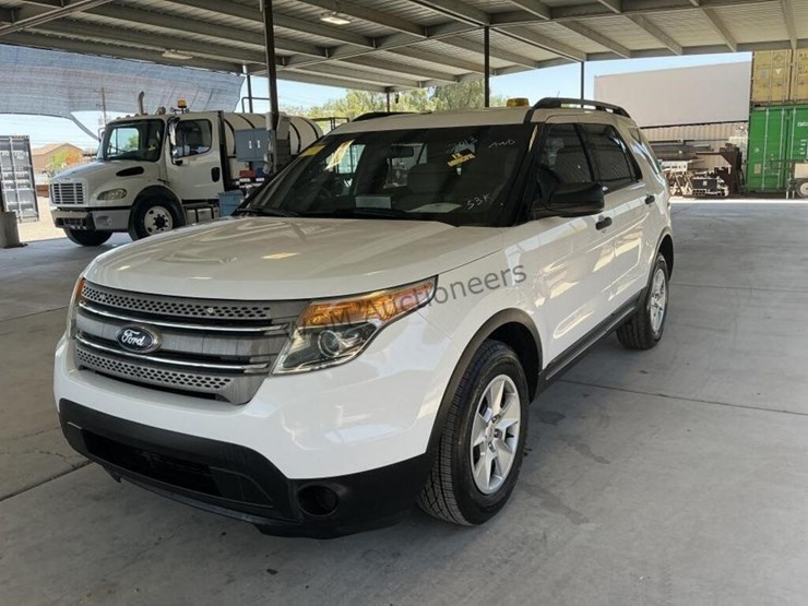 2013-ford-explorer-image-4
