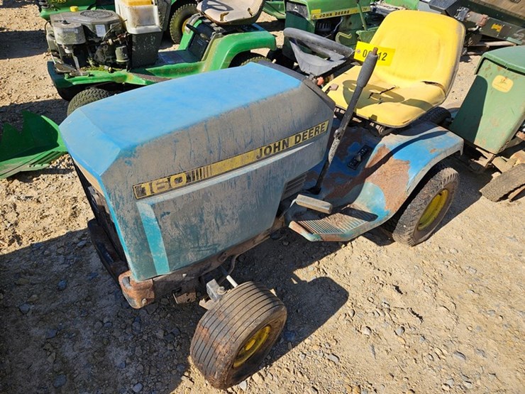 john-deere-160-image-1