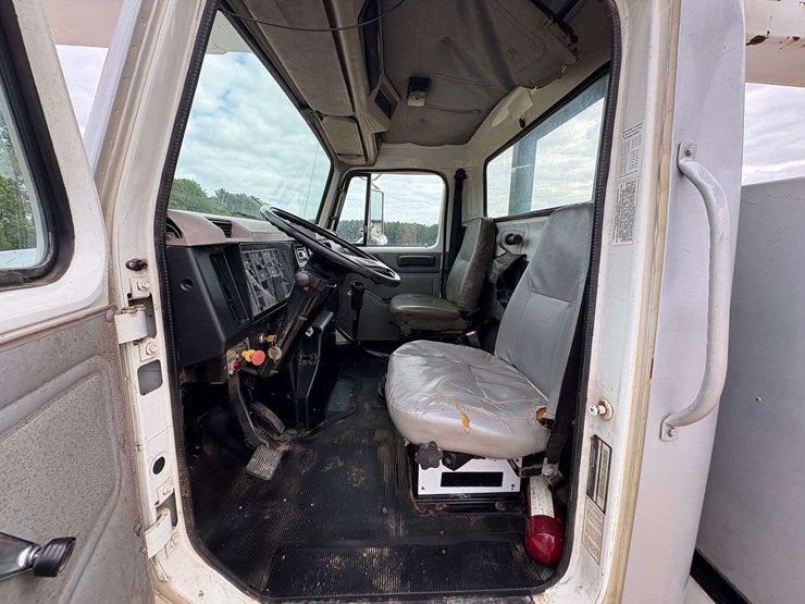 1997-international-4900-image-12