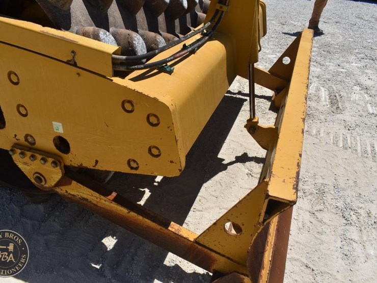 2012-caterpillar-cp56-image-25